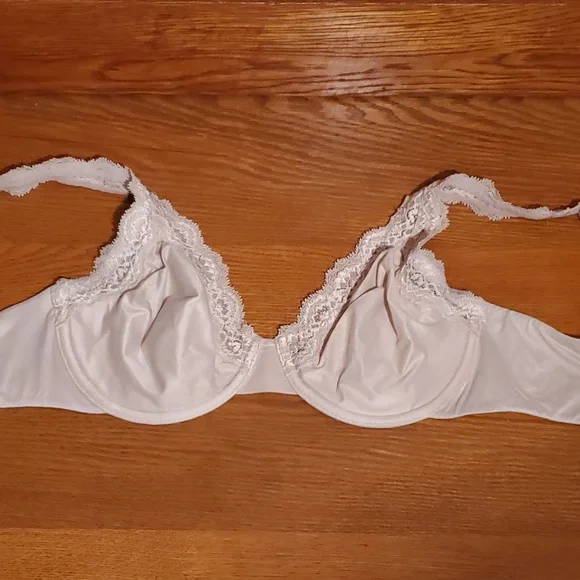 3/$25 Wacoal women's softly styled underwire bra 32DD - Picture 6 of 10